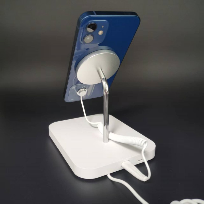 In Store Display of Mobile Ant - Controller Charging Stand avis et prix